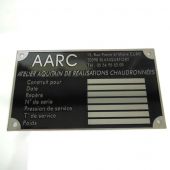 Inox gravure relief fond noir