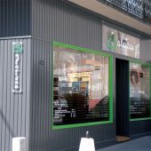 Décor transcript adhésif sur plexiglass de 10 mm