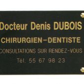 Plexi noir, double filet doré