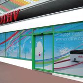 Vinyl micro-perforé, impression numérique pelliculée sur baies vitrées