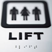 Pictogrammme découpé laqué, écriture braille