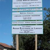 Panneau de chantier en PVC 10 mm sur structure lambourdes bois, décor transcript adhésif