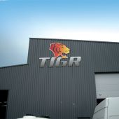 Logotype découpé en aluminium Reynobond visuel en impression numérique