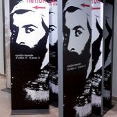 totem d’intérieur aluminium laqué, décor recto verso, impression numérique